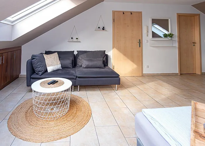 Apartment Schöne Gemütliche In *